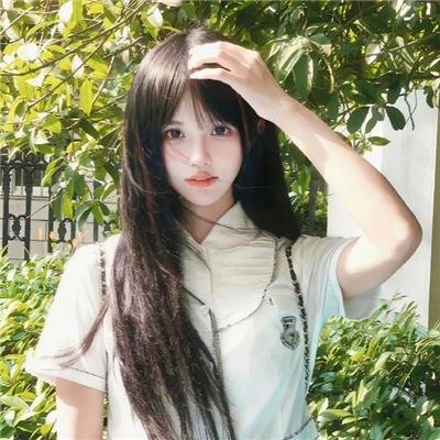 圣洁的艾曼妞